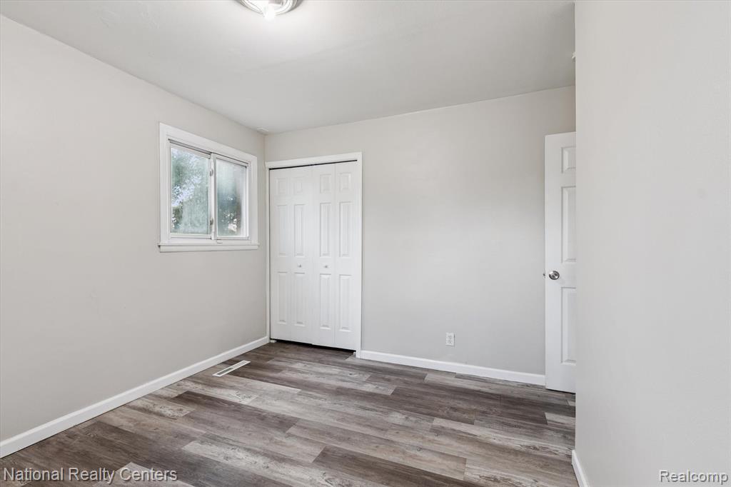 21901 Sloman Street, Oak Park, MI 48237 — Photo 20