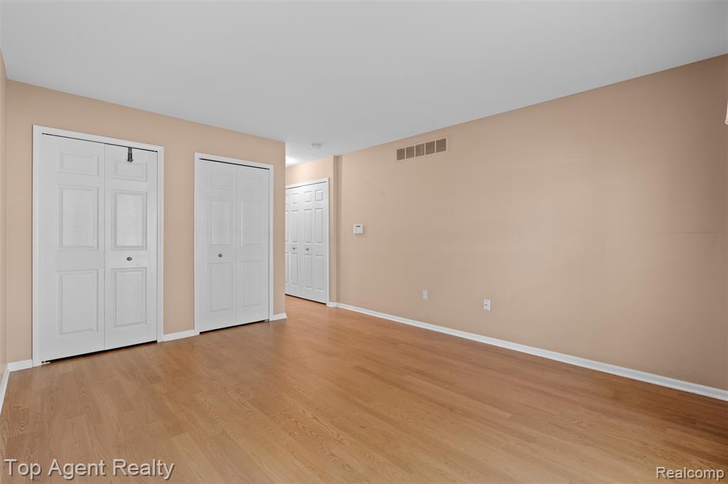48607 Sutton Bay Court, Shelby Twp, MI 48315 — Photo 18