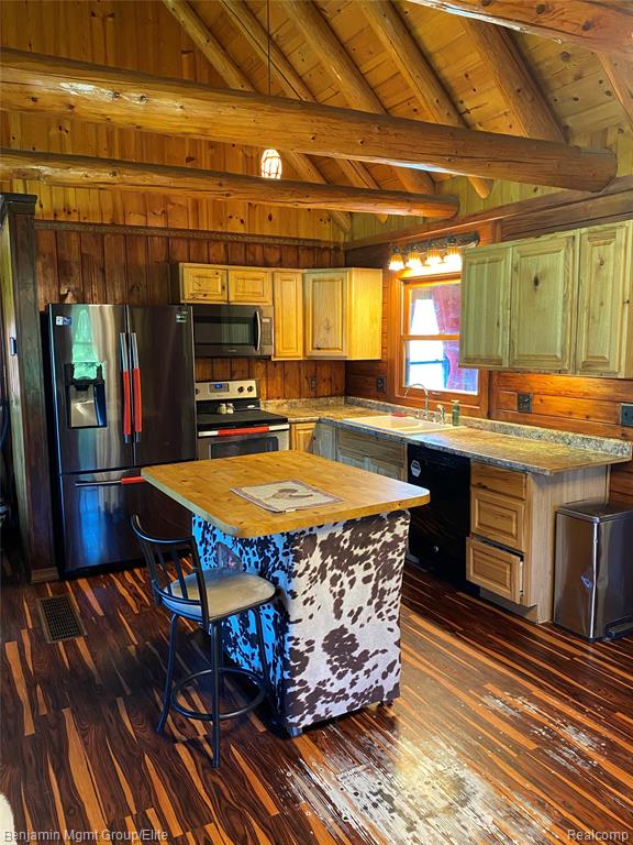 6827 Lapeer Road, Kimball, MI — Photo 5