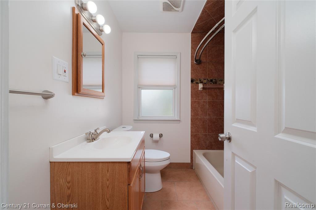 13631 Labelle Street, Oak Park, MI 48237 — Photo 15