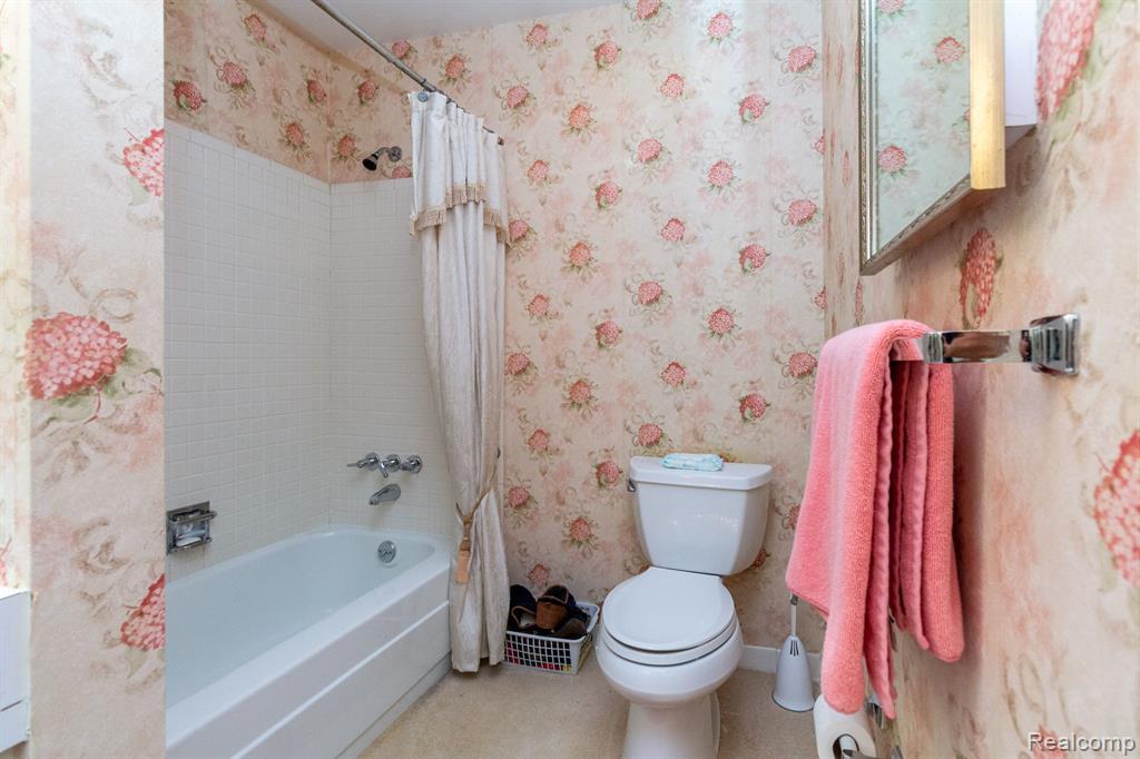 8337 Colony Drive, 1, Grosse Ile, MI 48138 — Photo 22
