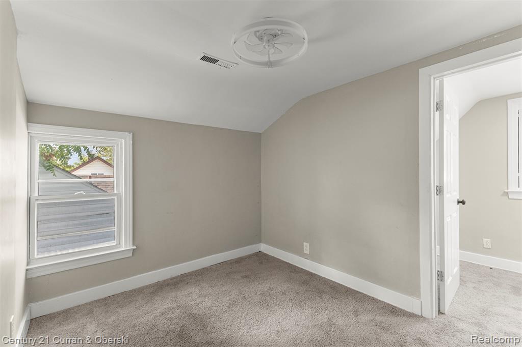 8086 Chalmers Avenue, Warren, MI 48089 — Photo 8