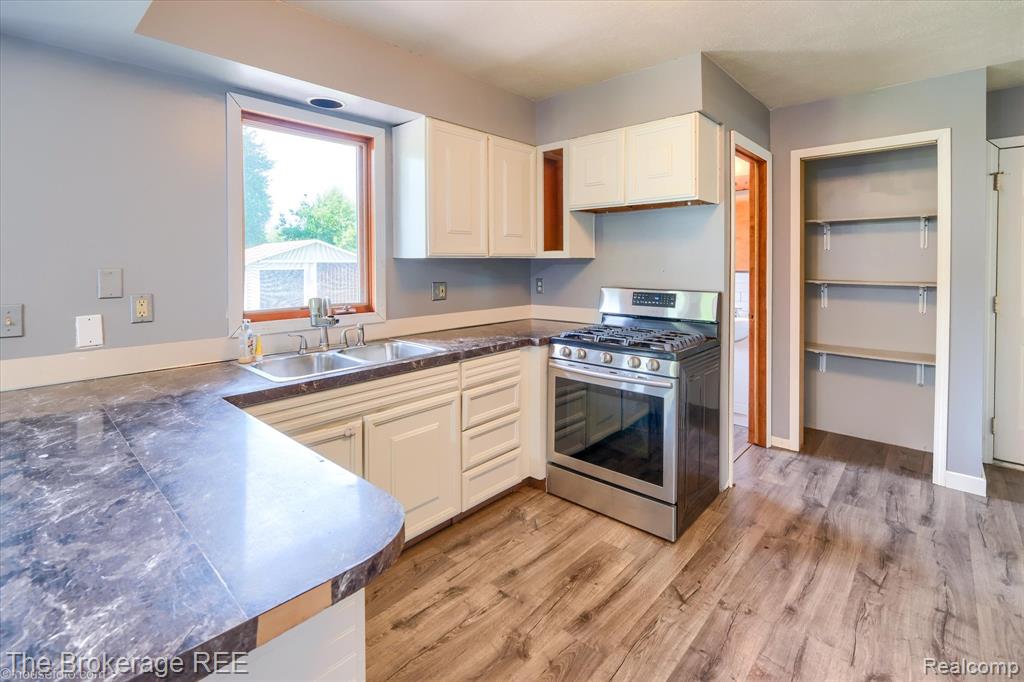 5495 E Coldwater Road, Flint, MI 48506 — Photo 19