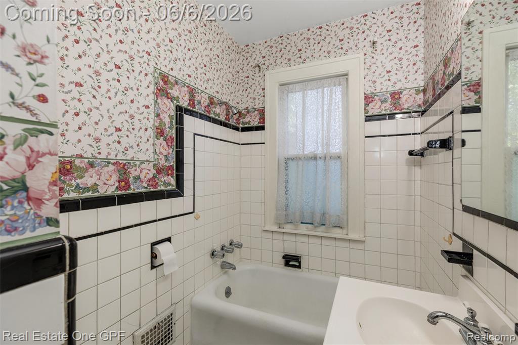 957 Fisher Road, Grosse Pointe, MI 48230 — Photo 19