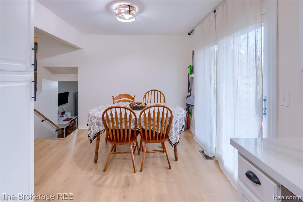 370 Oakwood Road, Ortonville, MI 48462 — Photo 16