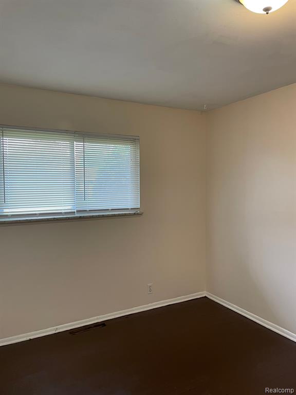 902 DELL Avenue, Flint, MI 48507 — Photo 14