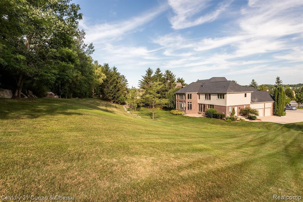 18585 STEEP HOLLOW Court, Northville, MI 48168 — Photo 53