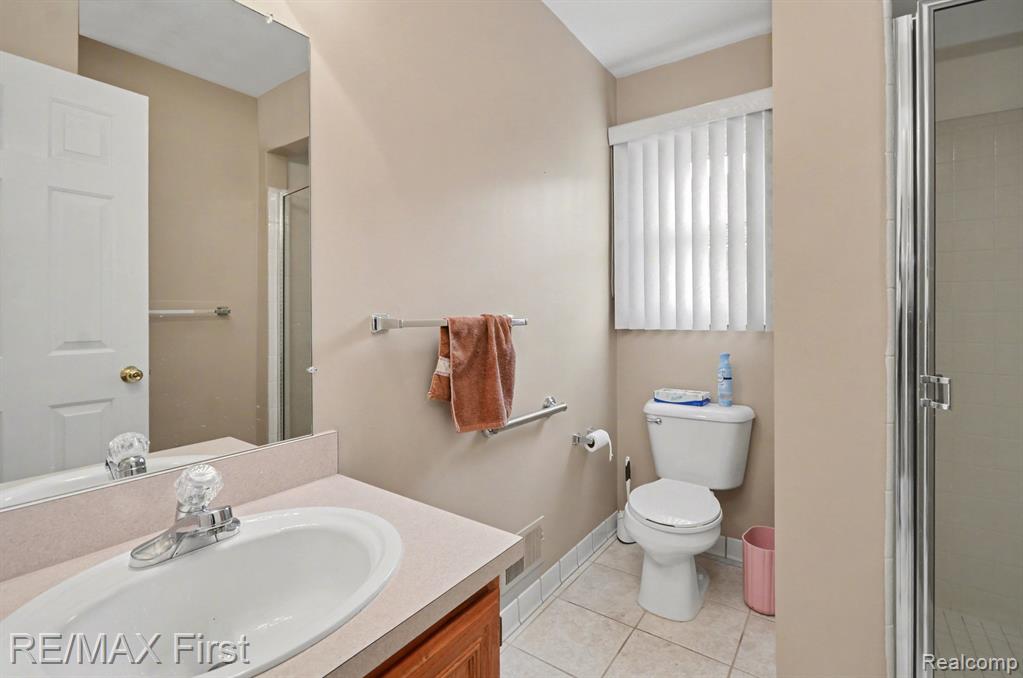 47985 Fox Chase Court, Shelby Twp, MI 48315 — Photo 18