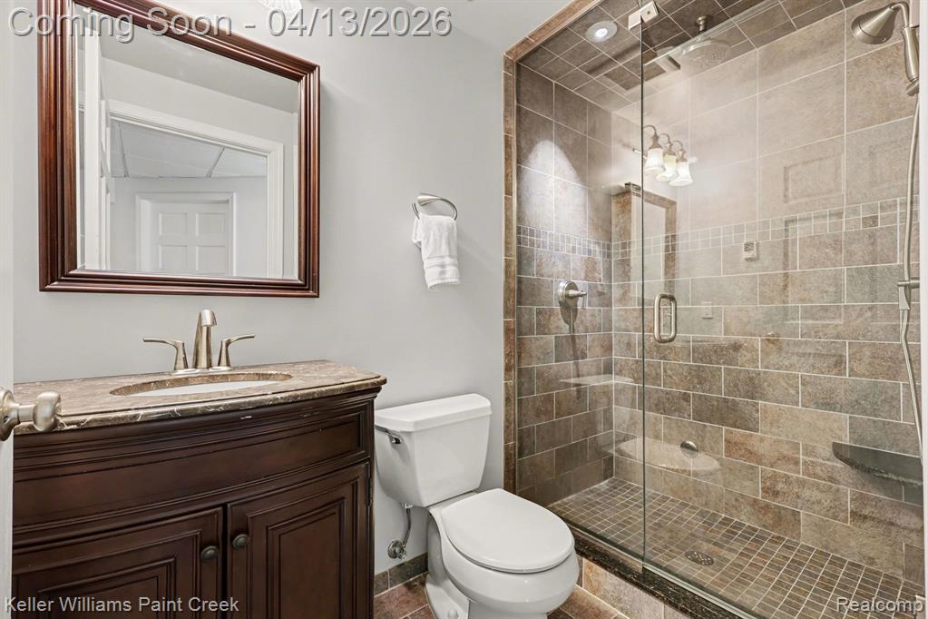 18124 Bayside Drive, Macomb, MI 48042 — Photo 20