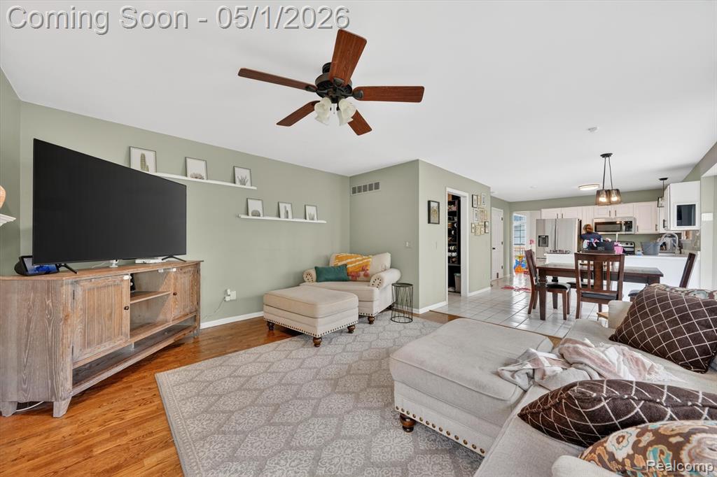 4450 Commerce Woods Drive, Commerce Twp, MI 48382 — Photo 9