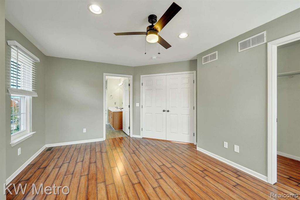 8590 BARRINGTON Drive, Ypsilanti, MI 48198 — Photo 38