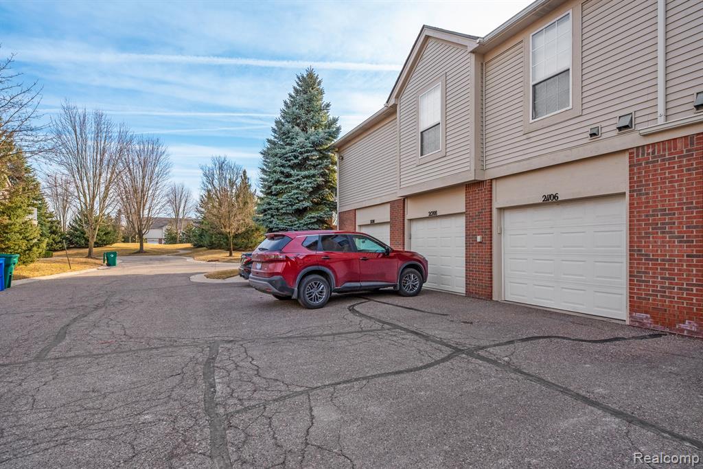 21208 CHESAPEAKE Circle, Walled Lake, MI 48390 — Photo 20