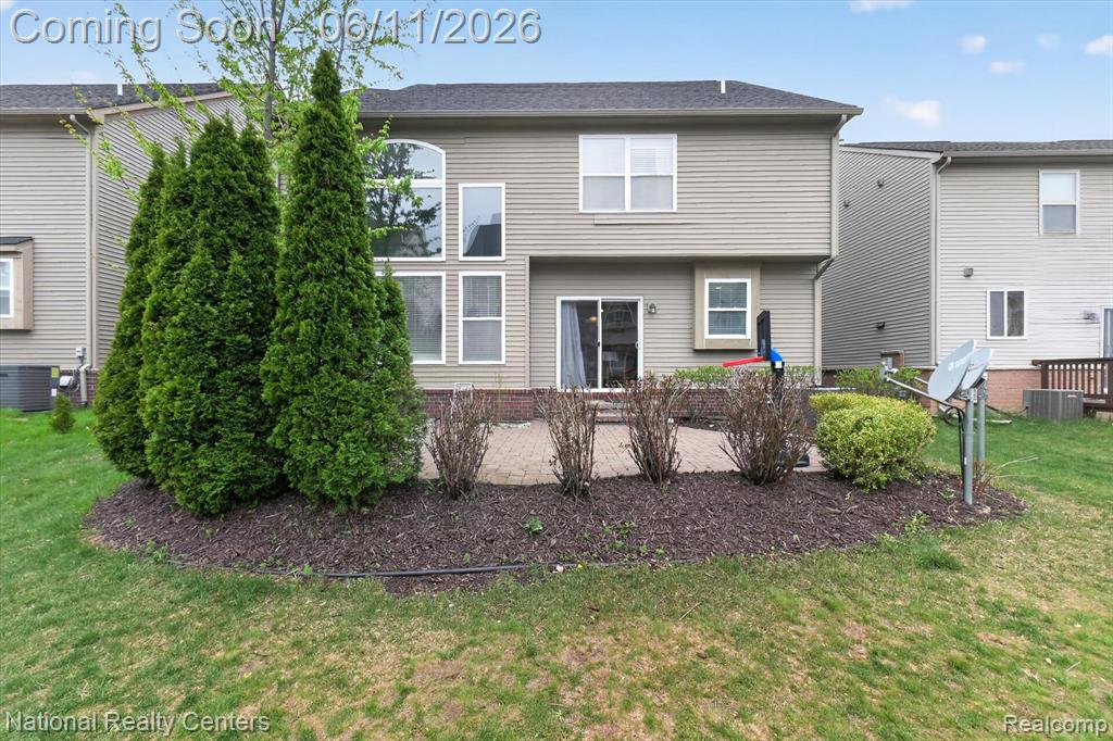 27412 Victoria Road, Novi, MI — Photo 45