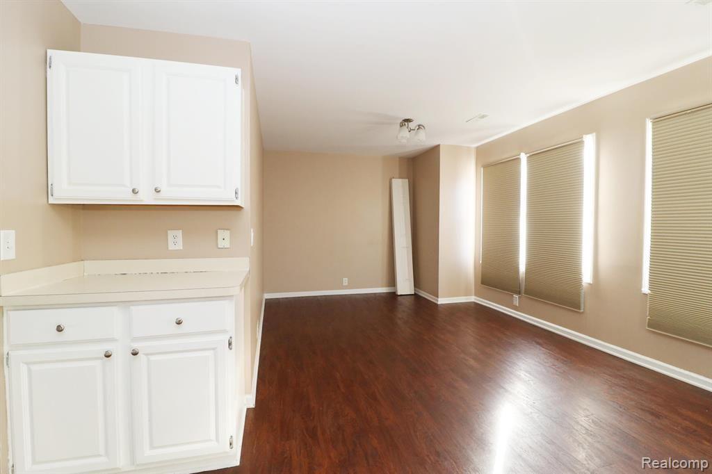 5302 ROYAL VALE Lane, Dearborn, MI 48126 — Photo 19