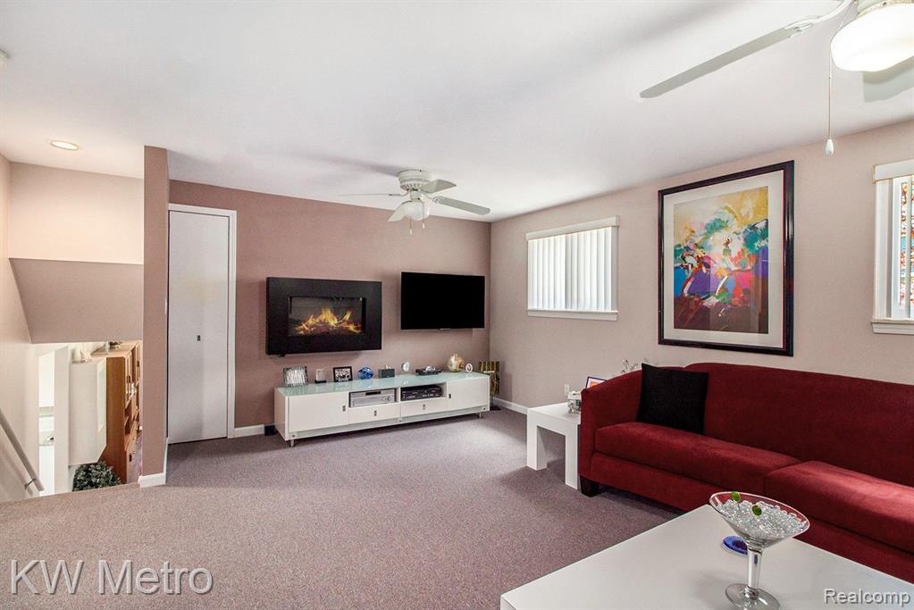4491 DECKERLAND Street, West Bloomfield, MI 48323 — Photo 16
