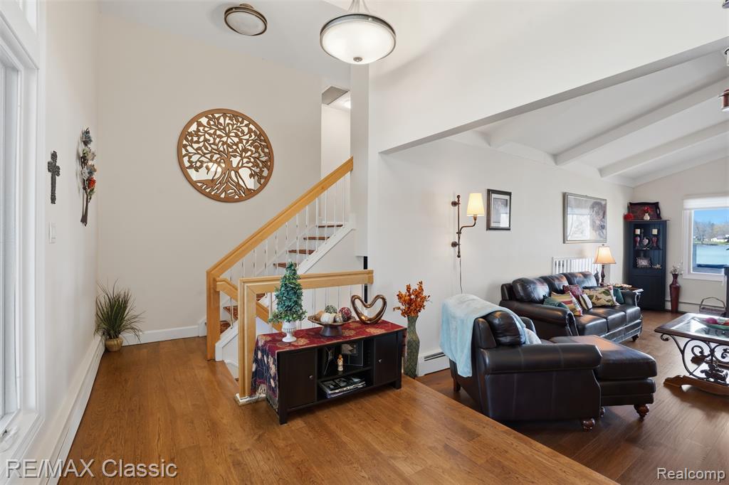 547 Deer Run, White Lake, MI — Photo 14
