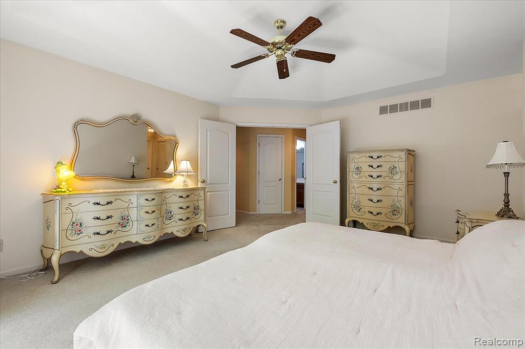 53629 WAYBURN Court, Utica, MI 48315 — Photo 27