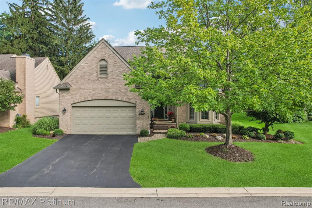 4663 Huntington Drive, Brighton, MI 48116 — front exterior