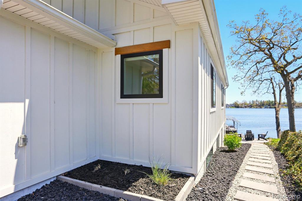 807 PINE TREE Road W, Lake Orion, MI 48362 — Photo 29