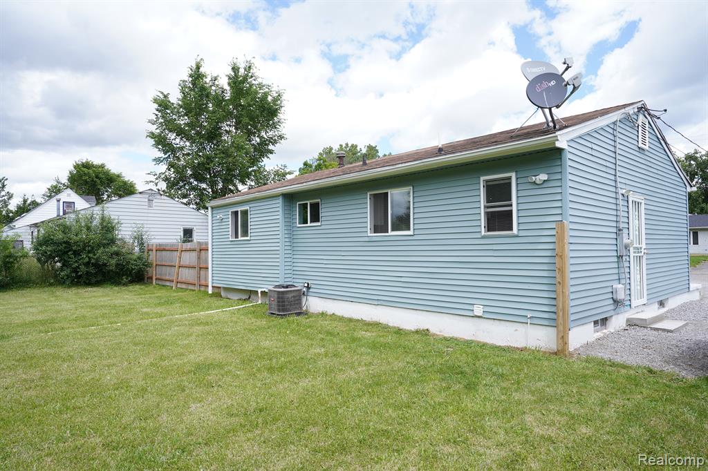 5383 NASSER Street, Flint, MI 48505 — Photo 8