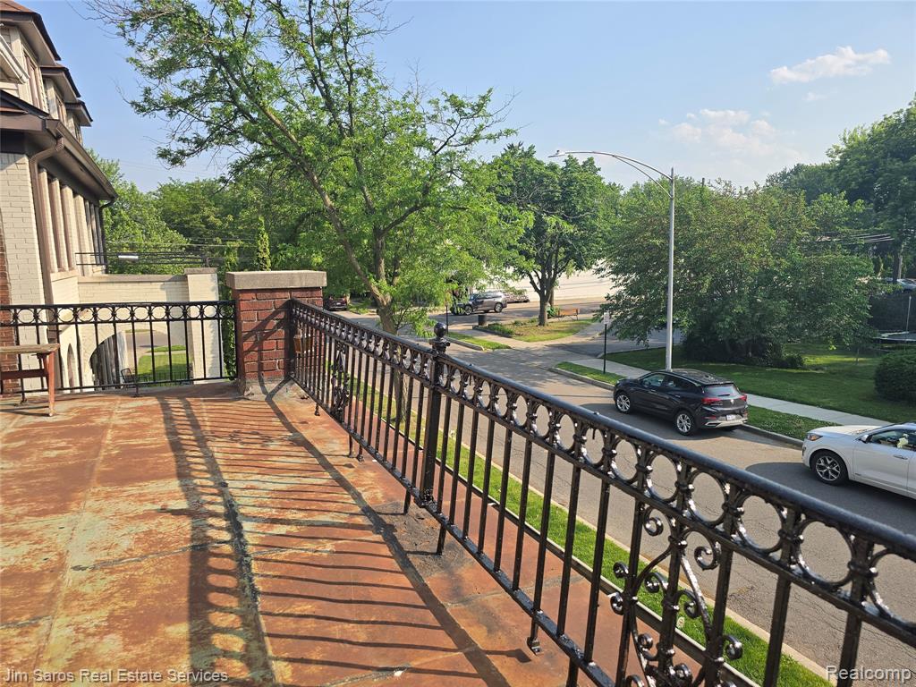 910 Beaconsfield 2N Avenue, Grosse Pointe, MI 48230 — Photo 8