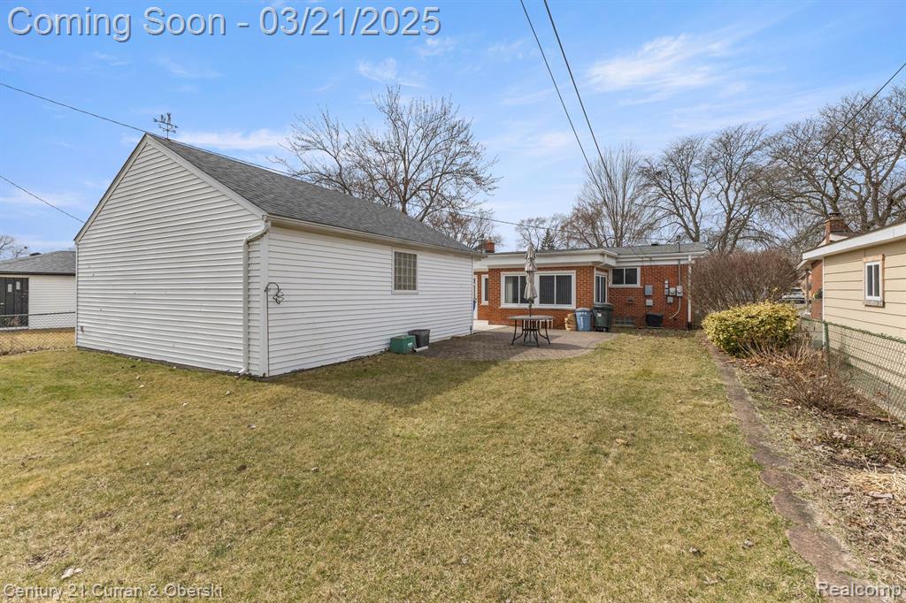 7484 N CHARLESWORTH Street, Dearborn Heights, MI 48127 — Photo 36