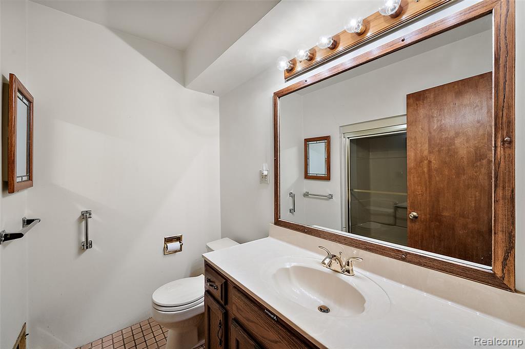 15 Pleasant Lake Drive, Waterford, MI 48327 — Photo 23