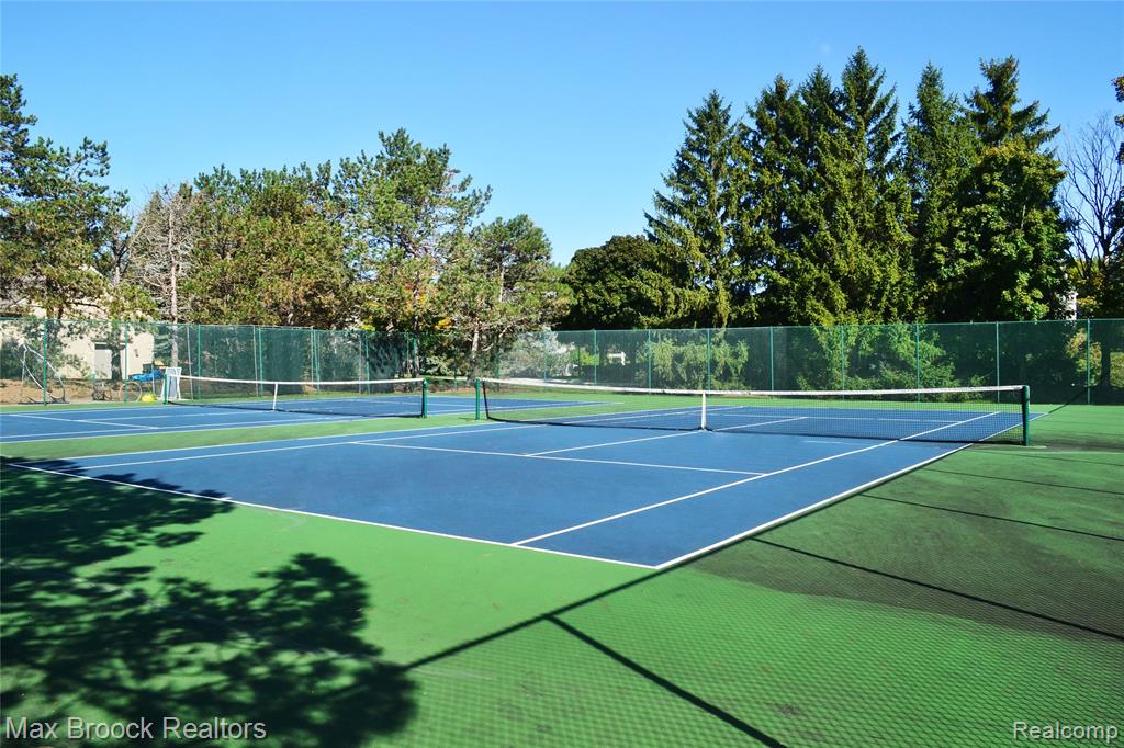 911 Tartan Trail, Bloomfield Hills, MI 48304 — Photo 43