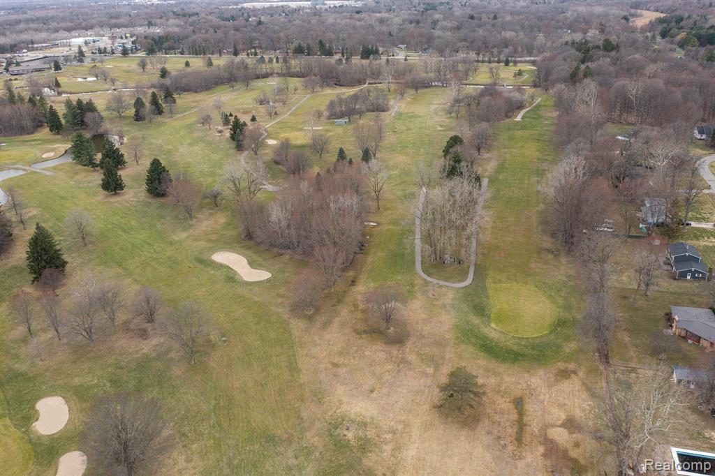 6226 GOLFVIEW Drive, Burton, MI 48509 — Photo 15