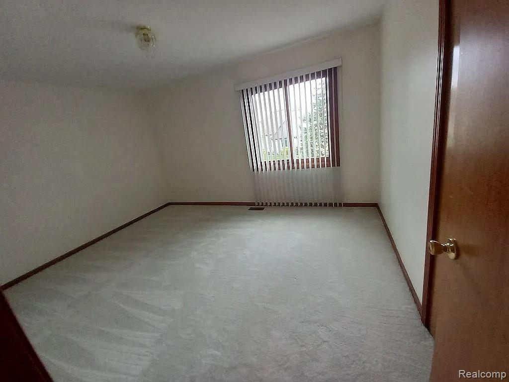 47630 Robins Nest Drive, Utica, MI 48315 — Photo 11