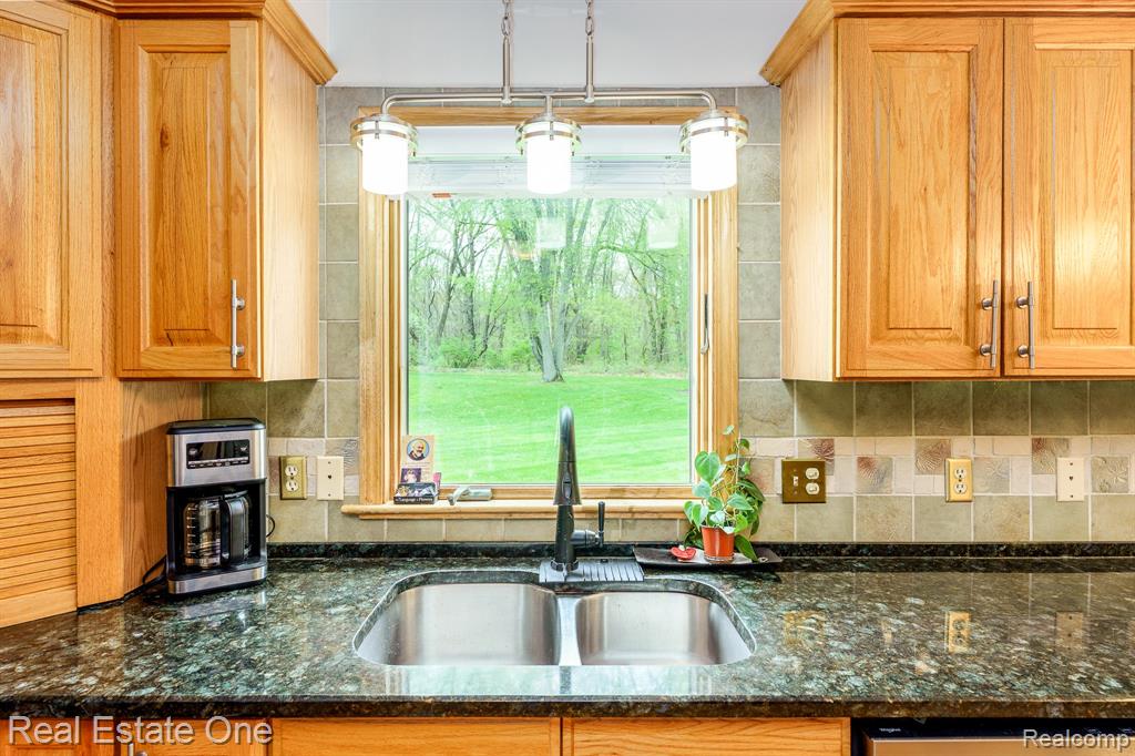 9243 Sherwood Drive, Davisburg, MI 48350 — Photo 8