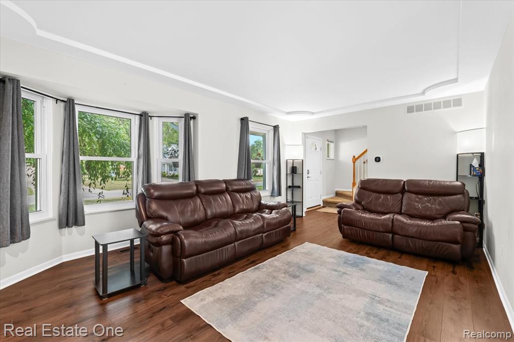 10090 Heatherway Drive, Pinckney, MI 48169 — Photo 9