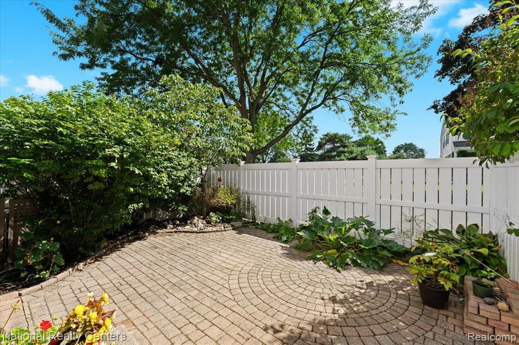 42142 Roscommon Street, Novi, MI 48167 — Photo 26