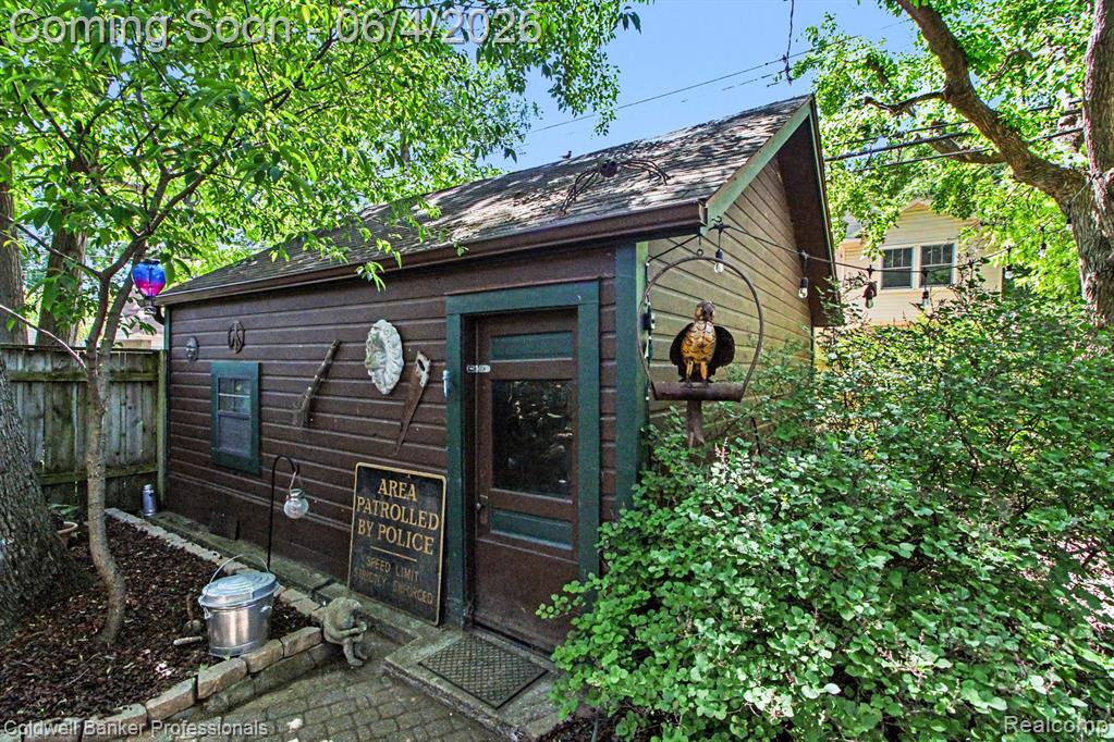 42 Wellesley Drive, Pleasant Ridge, MI — Photo 29