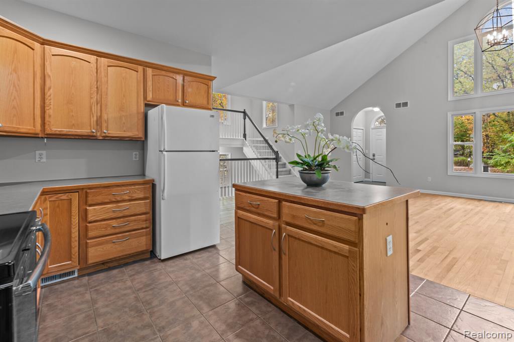 4648 Oak Lane, Whitmore Lake, MI 48189 — Photo 9