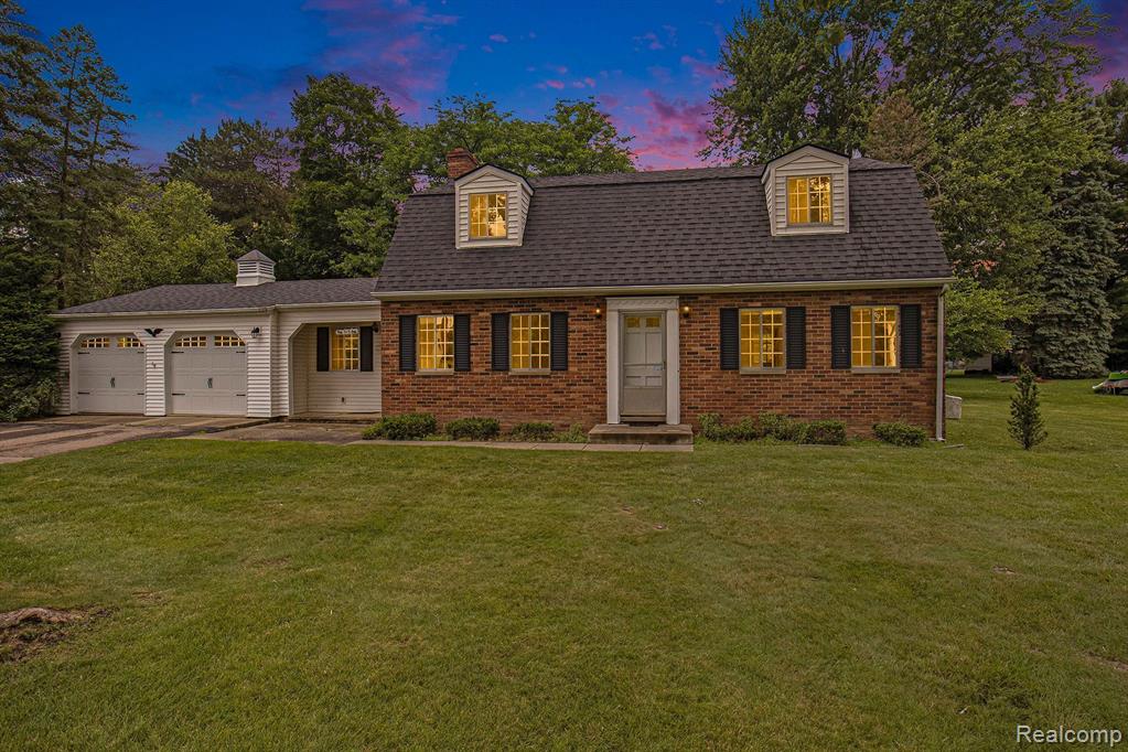 513 RIVERSIDE Drive, Linden, MI 48451 — Photo 2