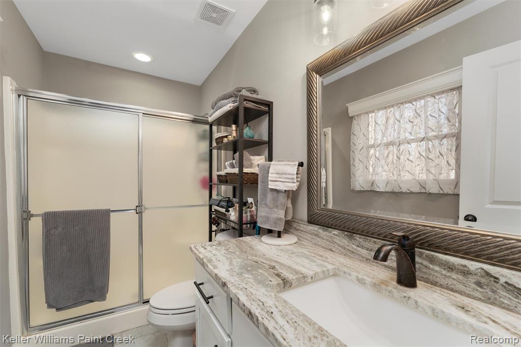 5597 Ashby Court, Waterford, MI 48327 — Photo 19