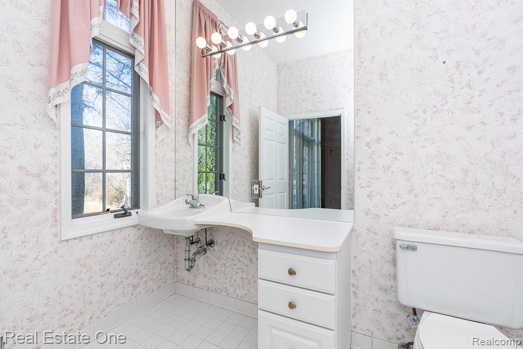 5181 Stonehenge Drive, Rochester, MI 48306 — Photo 35