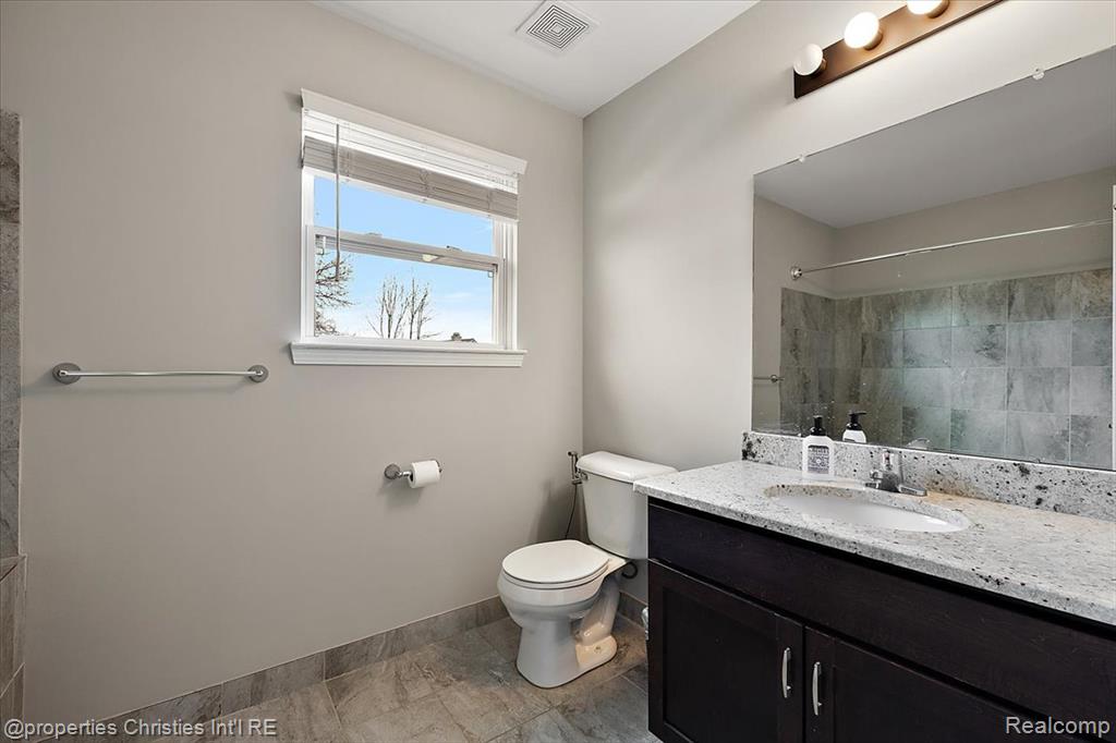 6510 Leigh Hollow Road, West Bloomfield, MI — Photo 32