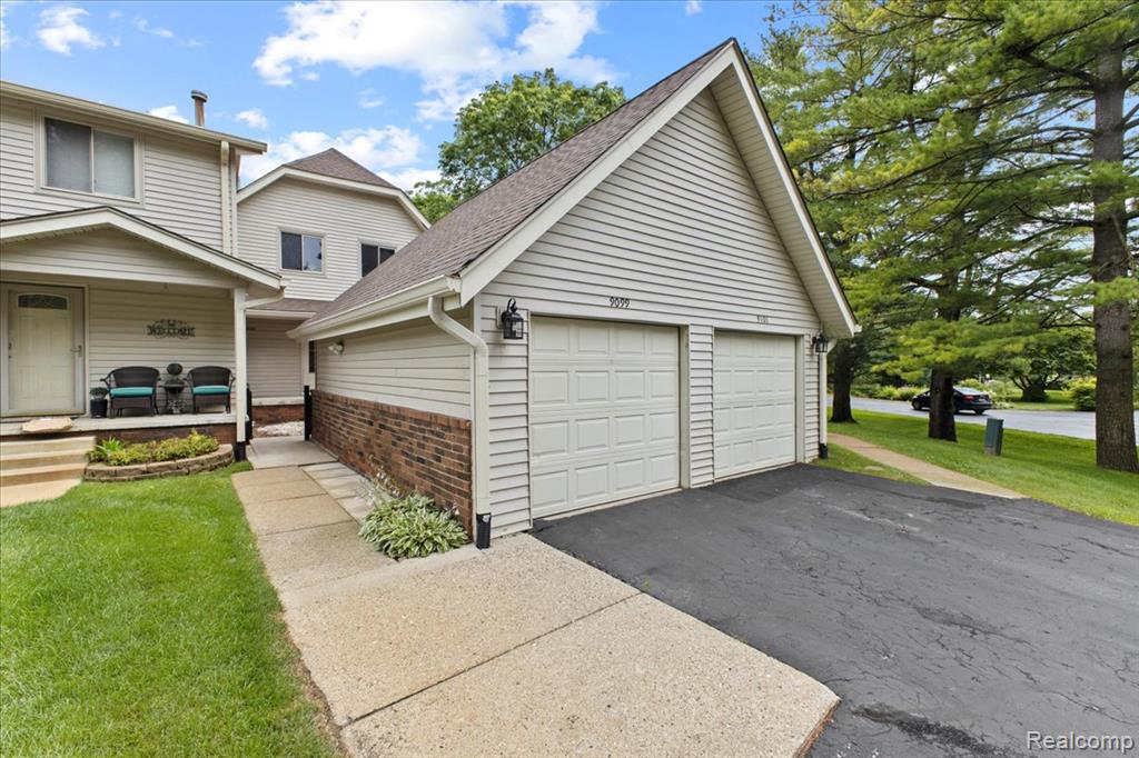 9099 Bavarian Way, Clarkston, MI 48348 — Photo 3