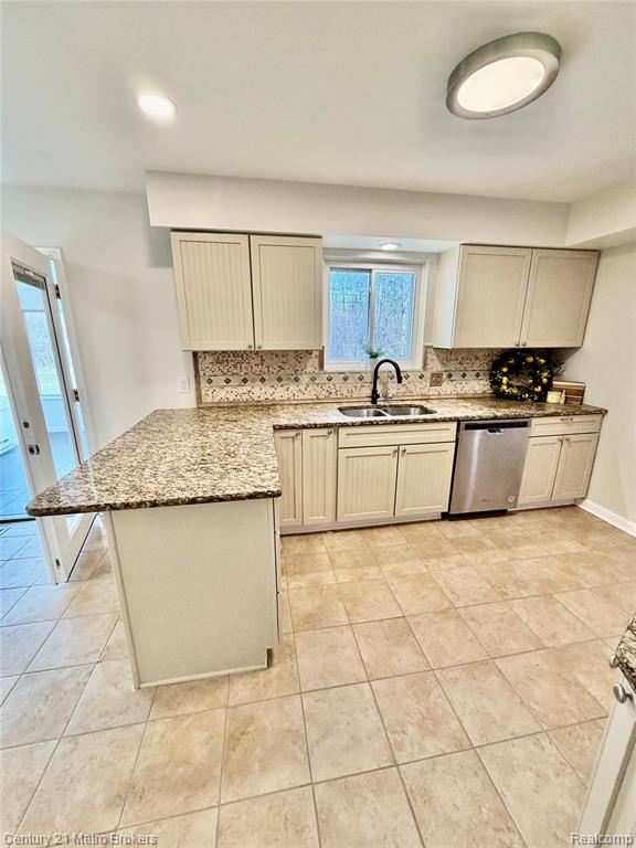 5221 Capri Lane, Flint, MI 48507 — Photo 13