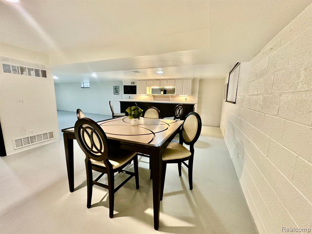 9171 E OUTER Drive, Detroit, MI 48213 — Photo 20