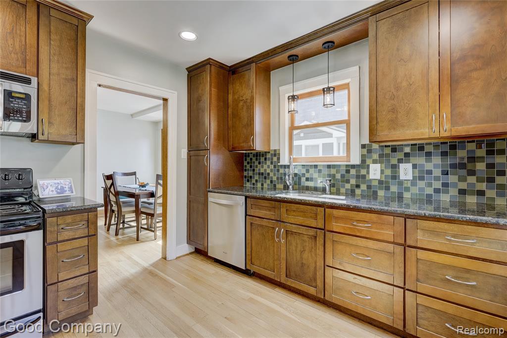 419 E 5th Street, Royal Oak, MI 48067 — Photo 22