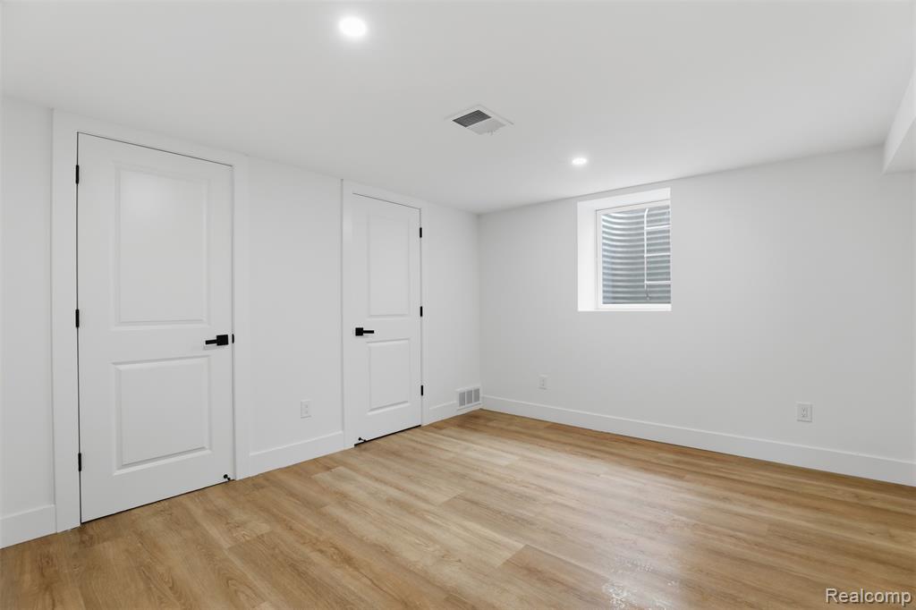 18001 Elizabeth Street, Roseville, MI 48066 — Photo 34