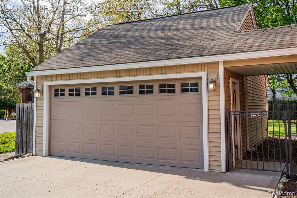 13352 Borgman Avenue, Huntington Woods, MI — Photo 22