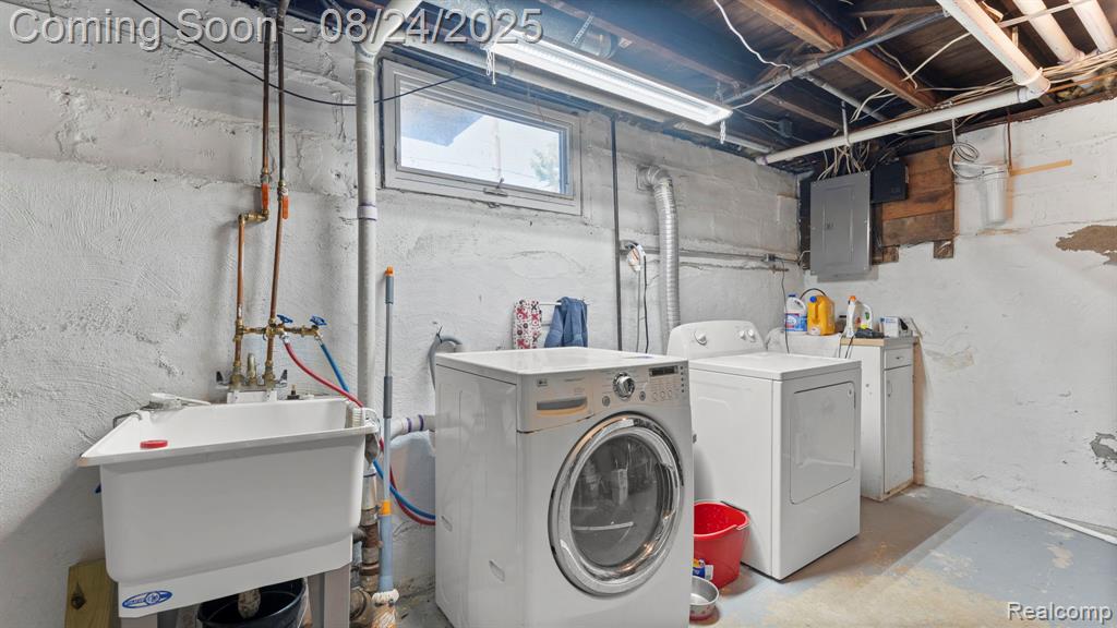 701 Baird Street, Holly, MI 48442 — Photo 15