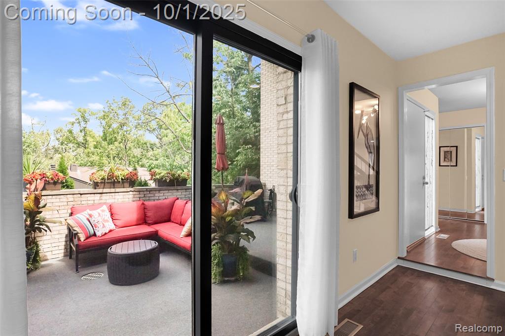 4154 Wabeek Lake Drive S, Bloomfield Hills, MI 48302 — Photo 23
