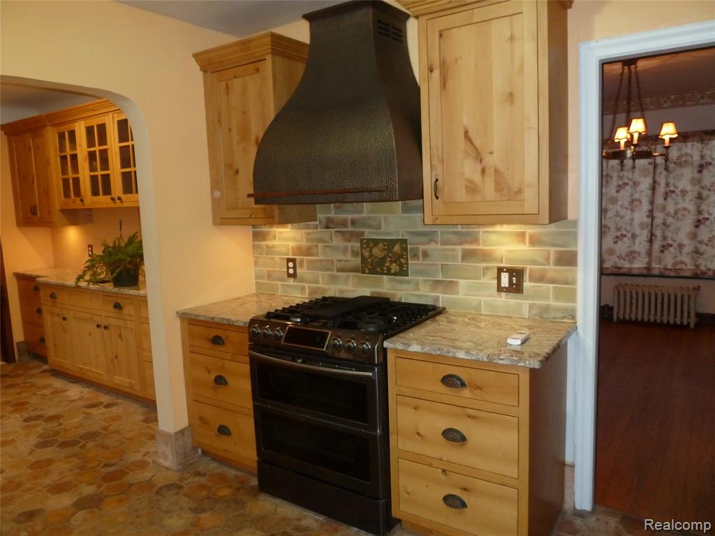 19925 Renfrew Road, Detroit, MI, 48221