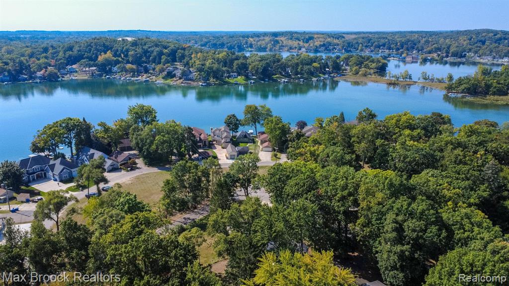 4120 Lotus Drive, Waterford, MI 48329 — Photo 42