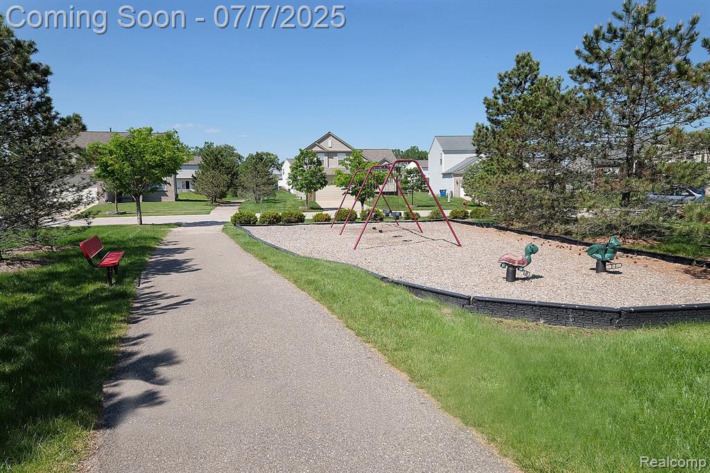 1875 N Kenwyck Drive, Ypsilanti, MI 48198 — Photo 12